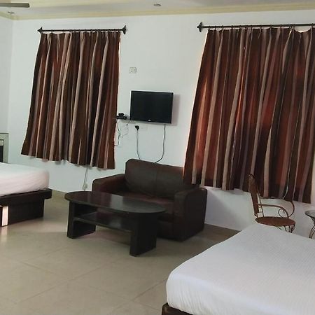 Fabhotel Prashant Palace Mysore Luaran gambar